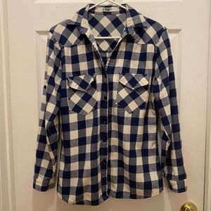 Flannel long sleeve button down shirt